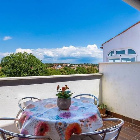 Rona Apartment Zdravko Барбарига Екстериор снимка