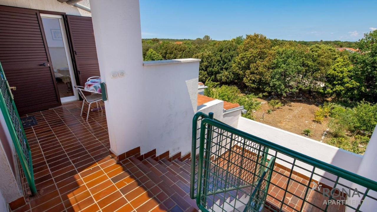 Rona Apartment Zdravko Барбарига Екстериор снимка