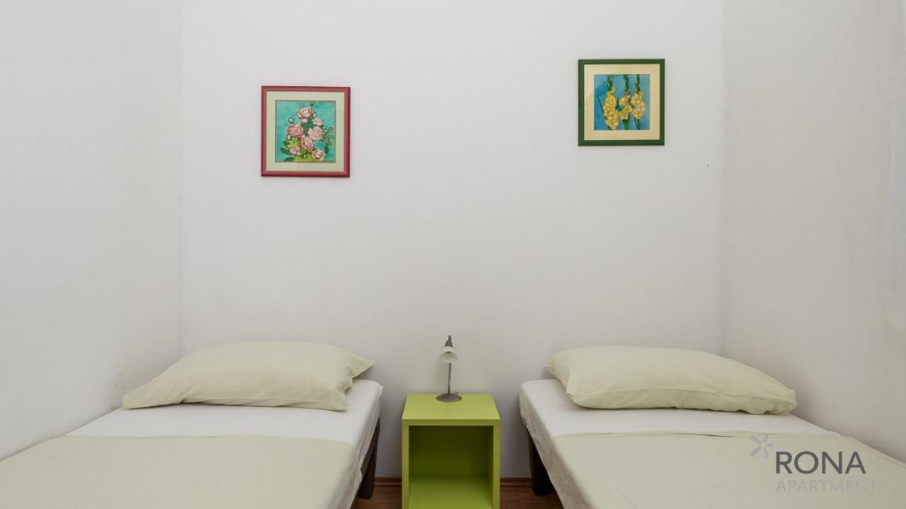 Rona Apartment Zdravko Барбарига Екстериор снимка