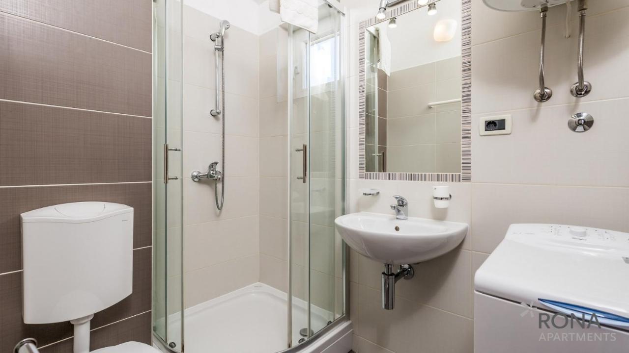 Rona Apartment Zdravko Барбарига Екстериор снимка