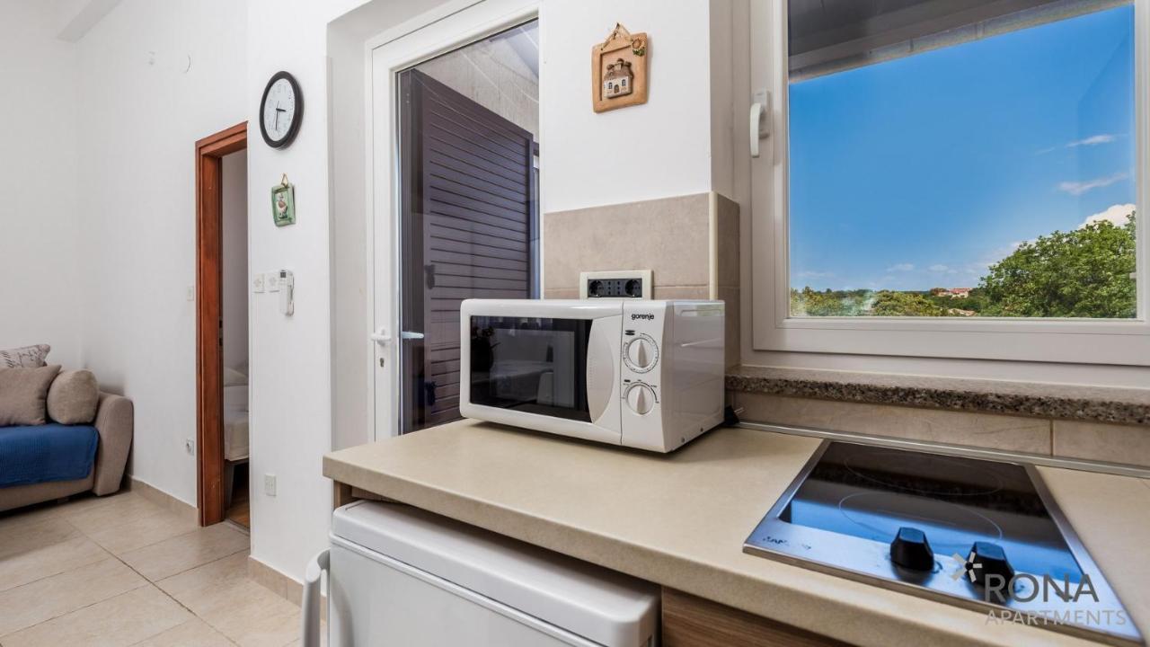 Rona Apartment Zdravko Барбарига Екстериор снимка