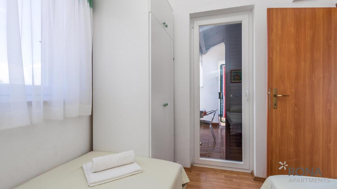 Rona Apartment Zdravko Барбарига Екстериор снимка