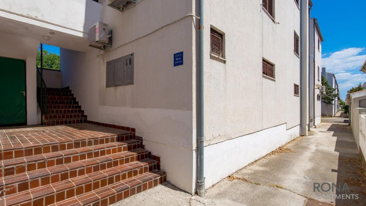 Rona Apartment Zdravko Барбарига Екстериор снимка